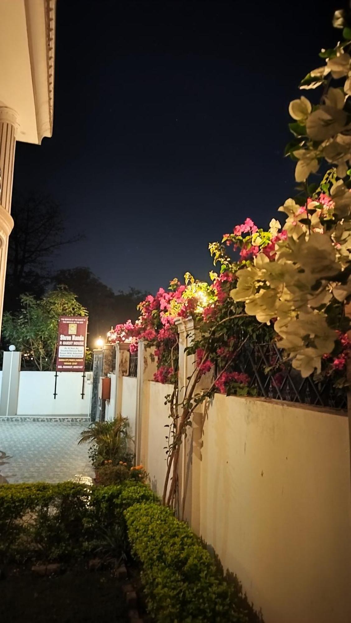 Shree Nanda Guest House Varanasi Exterior photo